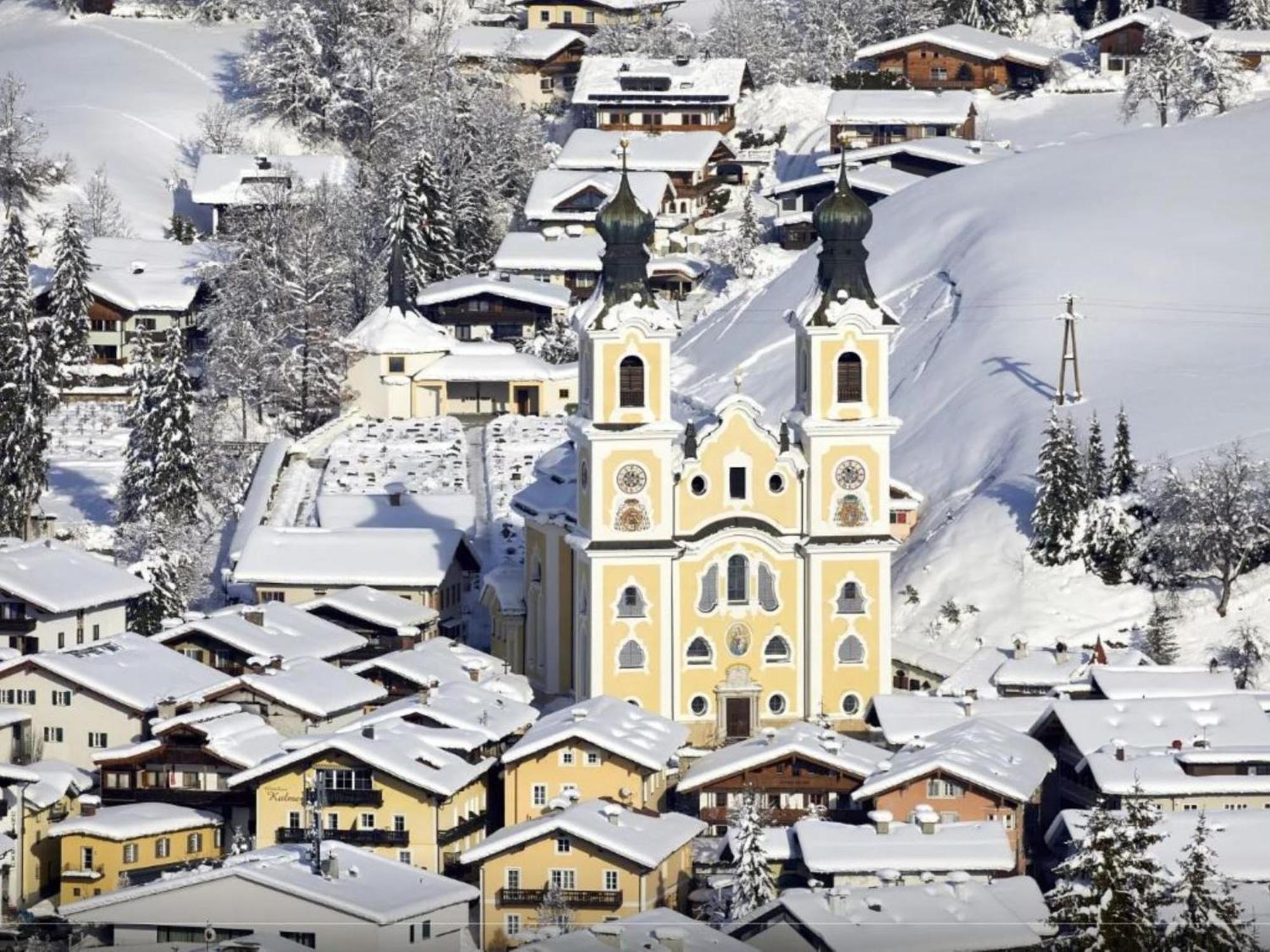 Town House Apartment Hopfgarten im Brixental Luaran gambar